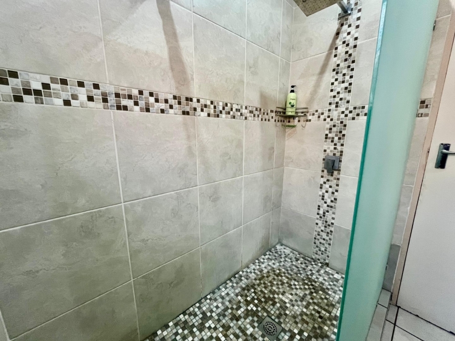 4 Bedroom Property for Sale in Safari Gardens North West